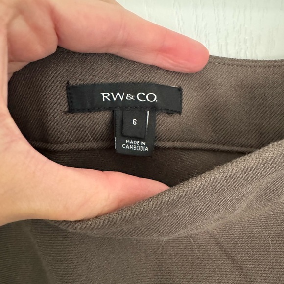 RW&Co High Waisted Twill Midi Skirt in size 6 - Picture 3 of 4